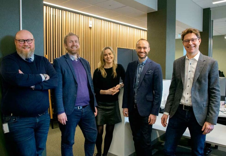 Nyinnflyttet: Ahead Group har flyttet inn i nye lokaler. Her alle byrålederne i familien med Toralf Waaktaar-Slokvik, Espen Hermansen, Siri Platou og Caspar Wildhagen sammen med Kjetil Botten Skogly som både er konsernsjef og midlertidig Hyper-sjef. Foto: Eivor Eriksen.