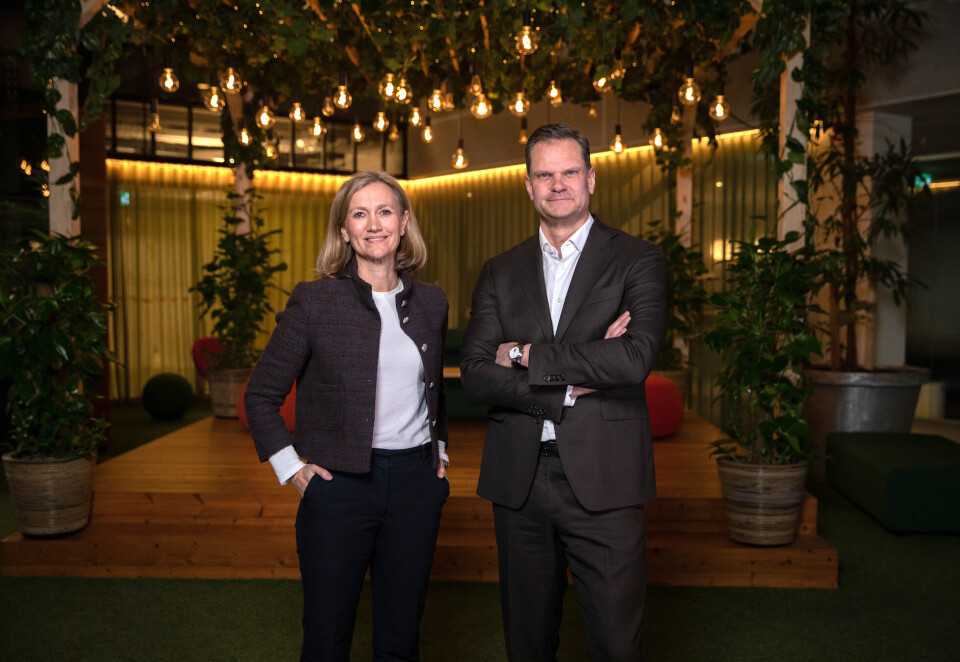 Blir partnere: Schibsted-sjef Siv Juvik Tveitnes tar nå over medievirksomheten til Telia og Patrik Hofbauer. De vil fremover samarbeide som partnere der Telia vil fortsette å distribuere innholdet til TV4 og MTV.