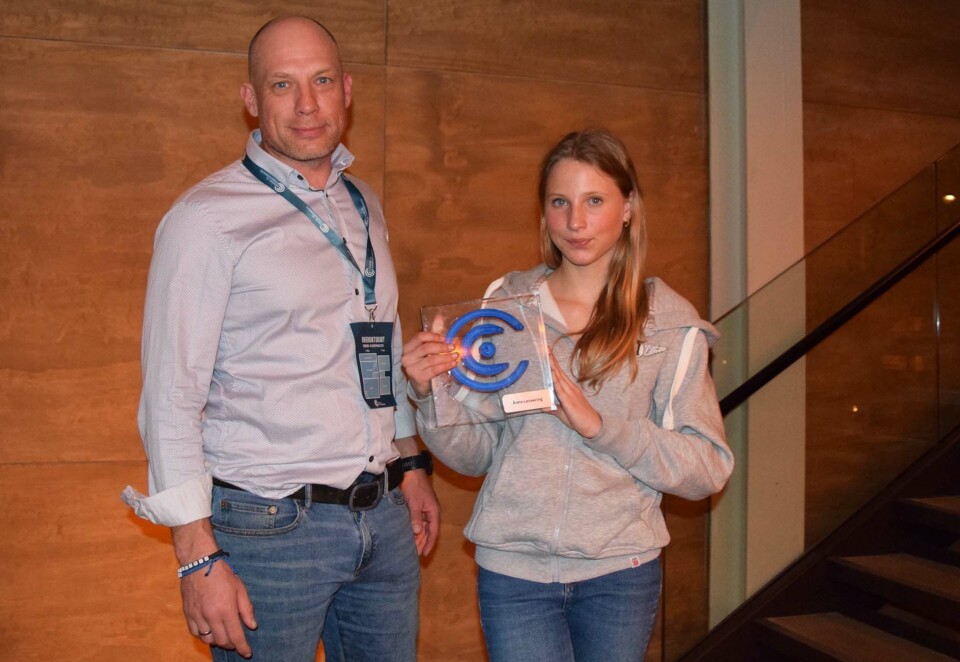 Sponsorlykke i familien Træland: To gull ble det slutt for selskapet LICC og dermed kunne både Sophia Træland og pappa Christian smile bredt da Sponsor- og eventforeningen delte ut sine priser onsdag kveld. Foto: Knut Kristian Hauger.