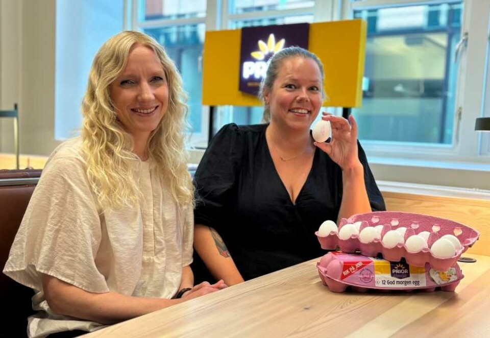 Varsler ny strategi: Markedsdirektør Lise Kjær Kristoffersen (til venstre) og leder merkevare Ingrid Ree Wiig i Nortura lover mer bærekraftskommunikasjon fremover. Denne uken lanserer de kampanjen «Hanen eller egget?». Foto: Nortura