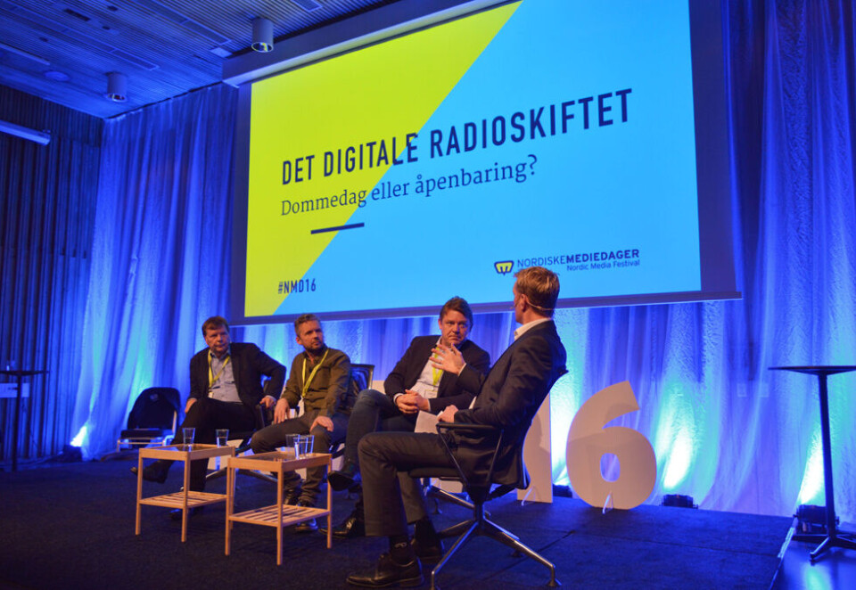 Skjebneår: Styreleder Svein Larsen i Norsk lokalradioforbund, radiosjef Marius Lillelien i NRK og P4-sjef Kenneth Andresen står foran kanskje det mest spennende året i norsk radiohistorie. Bildet er fra en debatt om DAB under Nordiske Mediedager. Foto: Victoria G. Andersen.