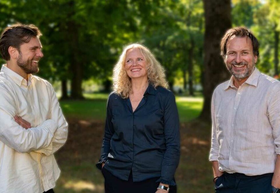 Byttet bort Flytoget, fikk Forsvaret igjen: De to byråsjefene Jens-Petter Aarhus og Kine Werenskiold er ferdig med Flytoget for denne gang. Nå venter likevel arbeid hos Forsvaret på deres omfangsrike reklamekonto. Her sammen med Norgessjef i NoA, Kai Holmberg (til høyre på bildet).