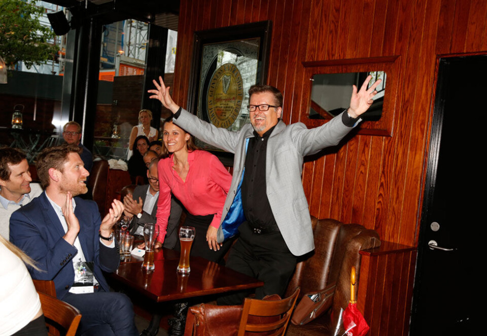 Brukes aktivt: - Vi merker at prisen har en betydning i rekrutteringsarbeidet, sier markedsdirektør Kathinka K. Sommerseth (til venstre) i Storebrand om utmerkelsen «Årets Markedsfører 2014». Her sammen med Jostein Dalland som var markedsdirektør på det tidspunktet da prisen ble delt ut. Foto: Eivor Eriksen