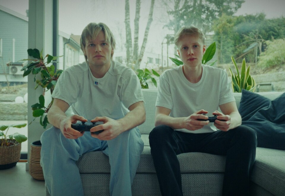 Kjent fra Skam: I sin nye kampanje satser Kirkens SOS på en lengre, historiedrevet video i «storytime»-format. En av skuespillerne er David Stakston, kjent fra blant annet «Skam» i hovedrollen.