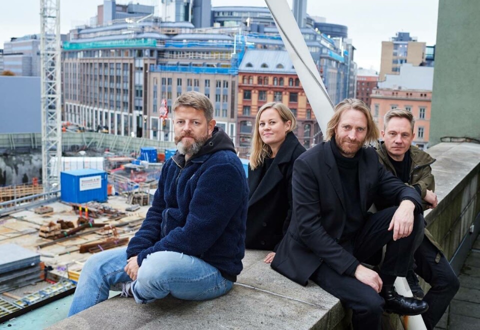 Heier på Ice: Strategisk rådgiver Per Kristian Voss Halvorsen i Ring 2 (nummer to fra høyre) er forkjemper for mer humør i bransjen. Her med resten av byrået som består av tidligere partnere fra Anti, SMFB og Pol. Foto: Cathrine Wessel