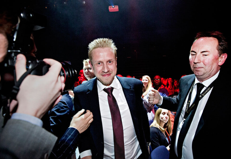 Blir Faktisk-redaktør: Kristoffer Egeberg blir redaktør i Faktisk. Her vinner han Skup-prisen i 2015. Foto: NTB Scanpix.