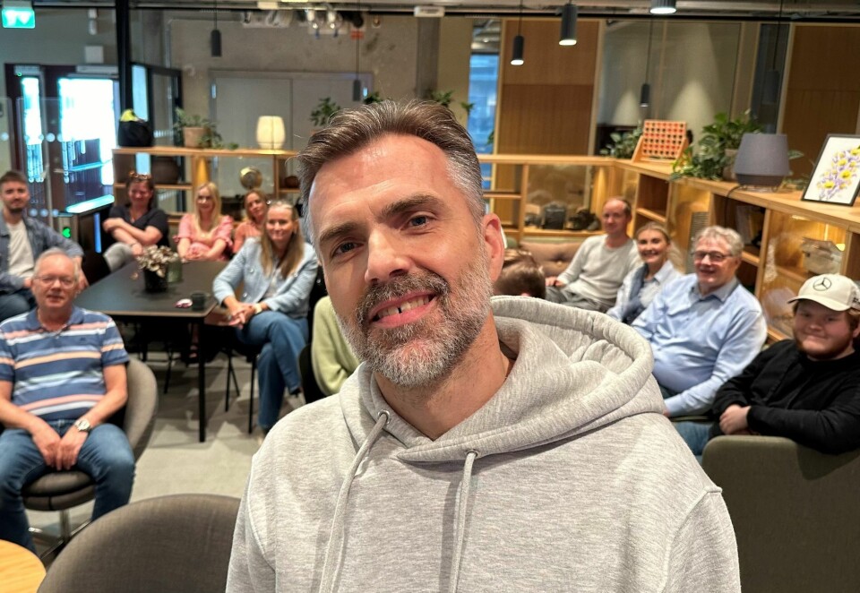 Stiller sterkt: Sunnmørsposten og nyhetsredaktør Sindre Halkjelsvik (i front), forbereder seg til å dekke årets store begivenhet i Geiranger med rundt 20 redaksjonelle medarbeidere. Foto: Sunnmørsposten