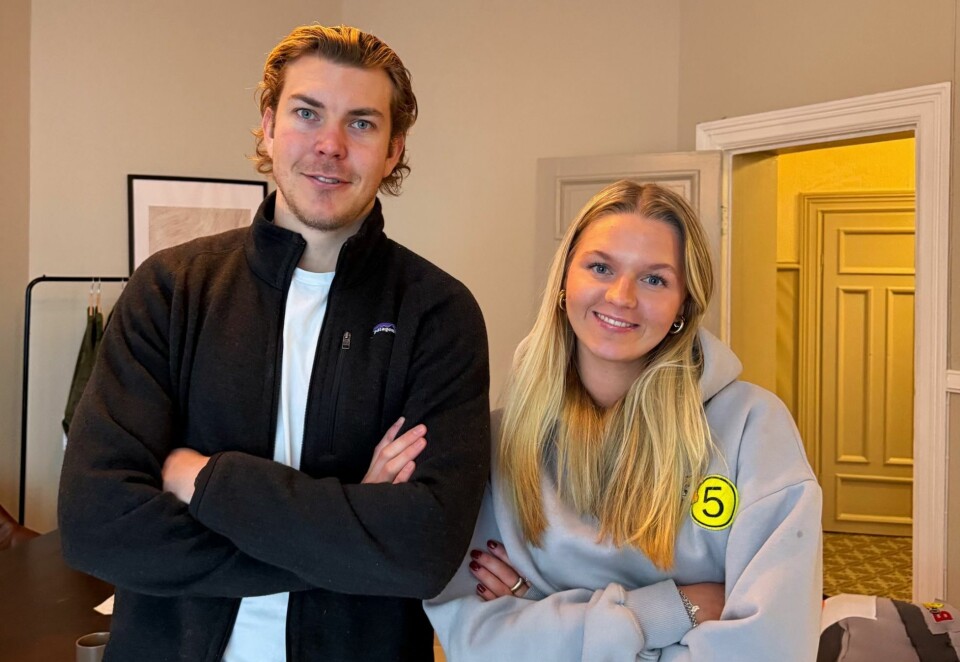 Kapret jobben: Oskar Westerlin med den nye produksjonsassistenten i Fjeldberg Westerlin AS, Sunniva Rudlende.