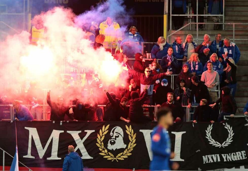 Puck og ball: _Vålerenga-fansen vil til høsten kunne dra på både hockey- og fotballkampene deres samme helg. Foto: Christoffer Andersen / NTB