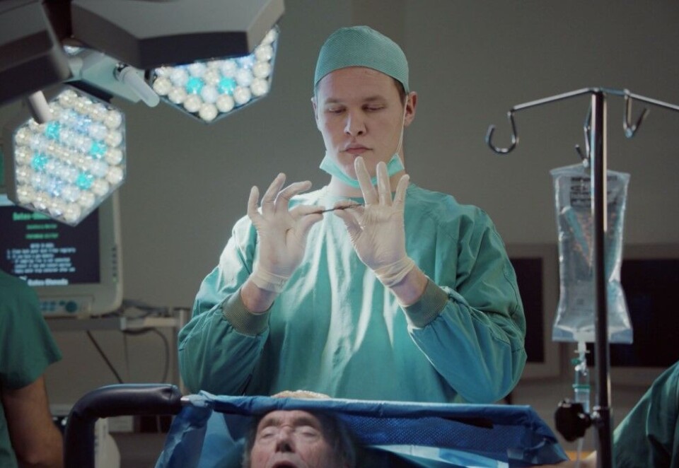 Som kirurg: VG vil sende pushvarsel hvis Vegard Harm skulle droppe programlederjobben for å bli noe helt annet som for eksempel kirurg. Kampanjen er en del av mediehusets satsing på underholdningsnyheter. Foto: VG.