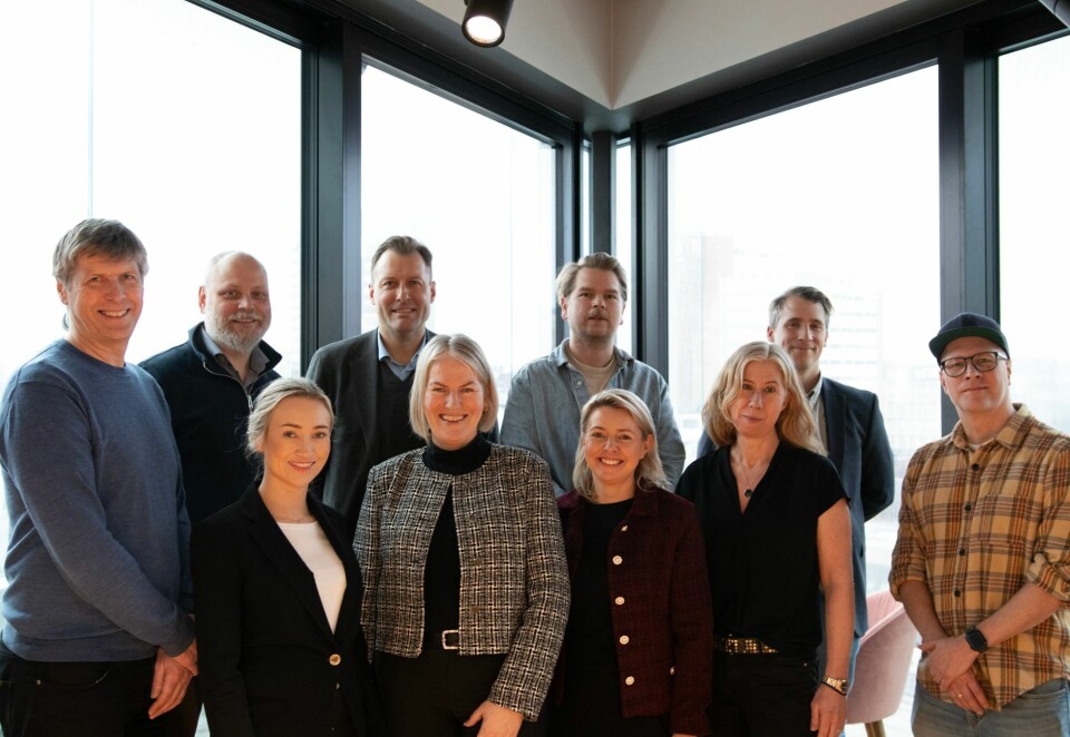 Nytt samarbeid: Foran fra venstre: Kjell Løyland, Ingeborg Bjørnevik, Kjersti Haugen, Silje Zetterstrøm, Lisa Canneaux, og Øystein Vik. Bakerst fra venstre: Kristian Norheim, Severin Roald, Erik Lysø, og Thomas Adrian Holte Storbakk. Foto: Geelmuyden Kiese/Skagerak Energi