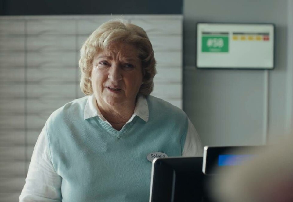 Provoserer apotekansatte: Farmasiet terger på seg apotekansatte med selskapets nye reklamefilm. I verste fall kan den skade apotekenes omdømme, mener leder i Norges Farmaceutiske Forening. Se filmen lenger ned i saken.