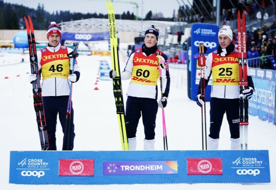 Norsk dominans: Pål Golberg, Johannes Høsflot Klæbo og Henrik Dønnestad på pallen under 10 km for menn i verdenscupen i langrenn i Granåsen. Foto: Terje Pedersen / NTB