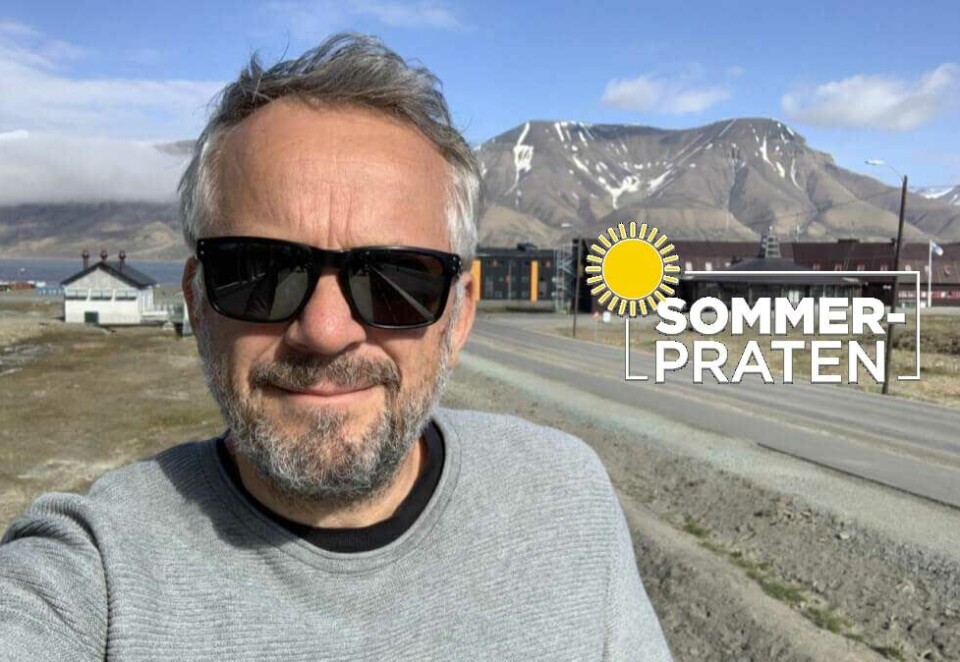 Langt mot nord: Børre Haugli tok over rollen som redaktør i Svaldbardposten 1. januar i år og forteller at han med det tok over drømmejobben. - Jeg føler meg privilegert som får lede en liten lokalavis som har en så sterk stilling i lokalsamfunnet, sier han i dagens Sommerpraten. Foto: Privat.
