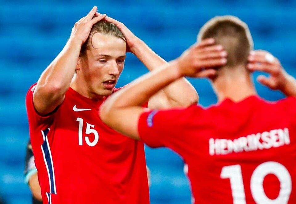 Norge depper: Norges Sander Berge depper under fotballkampen i Nations League mellom Norge og Østerrike på Ullevaal stadion i Oslo. Denne uken er det ventet en avgjørelse på hvilken TV-kanal som skal vise Norges landskamper fra og med 2020. Foto: NTB Scanpix.