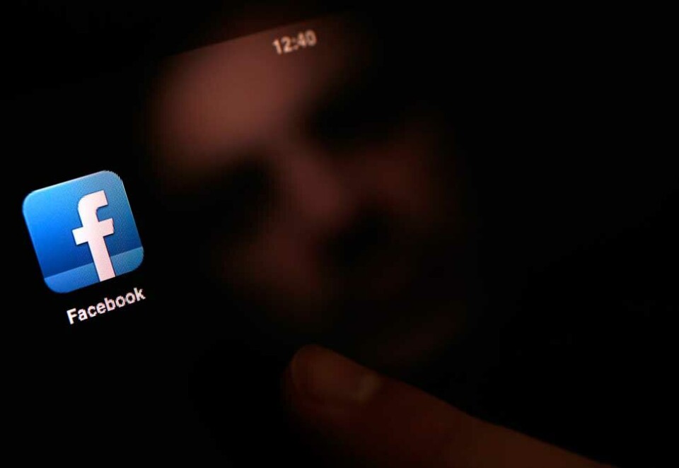 Liten tillit: I motsetning til norske medier som TV 2, lokalaviser og Aftenposten, skårer Facebook dårlig i ny tillitsundersøkelse. - Norske medier bruker tillit som valuta i kampen mot de amerikanske gigantene, men ingenting tyder på at annonsørene verdsetter den, skriver KNut Kristian Hauger. Foto: Scanpix