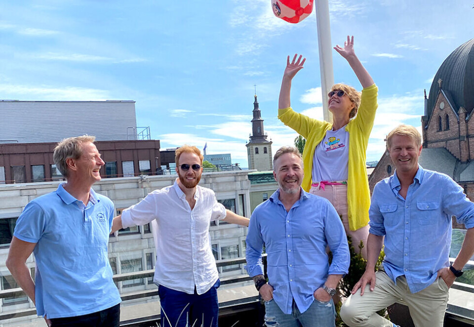 Lyden av Norgesferie: P4s populære programledere (f.v.) Jan Norman, Øystein Røe Larsen, Michael Andreassen, Marte Kaasa Arntsen og Bjørn Faarlund er allerede i sommermodus, og gleder seg til å gi P4-lytterne «Lyden av Norgesferie» i hele sommer. Foto: P4