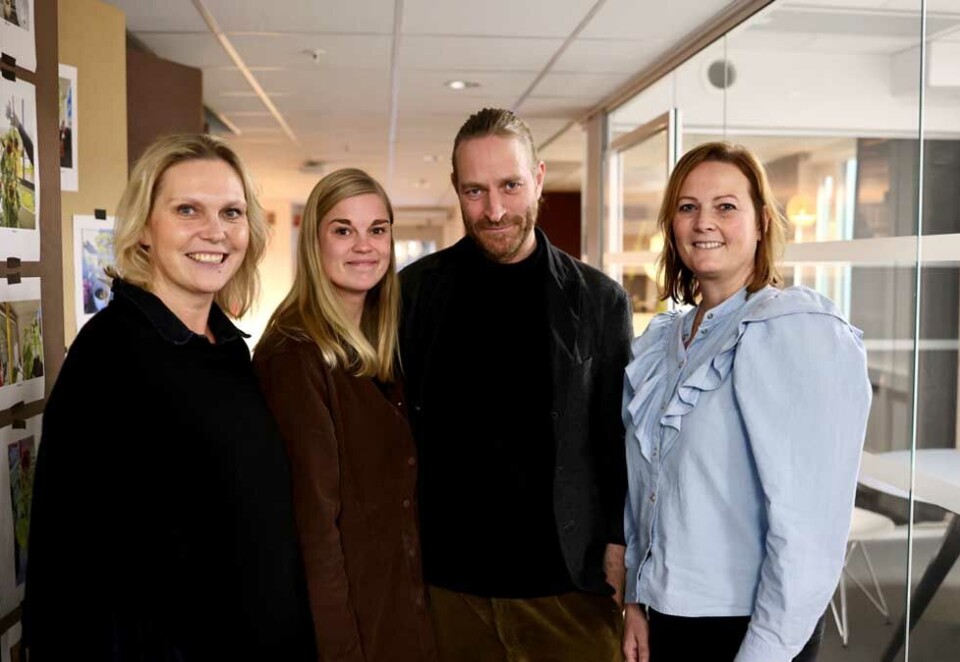 Nytt reklamebyrå: Avisa Oslo-redaktør Kristin Stoltenberg, redaksjonssjef Margrethe Miljeteig og direktør for forbrukermarked i Amedia Lene Bjørck har fått med reklamebyrået og strategisk leder i Ring 2 Per Kristian Voss Halvorsen med på laget. Foto: Viljam Marius Brodahl.