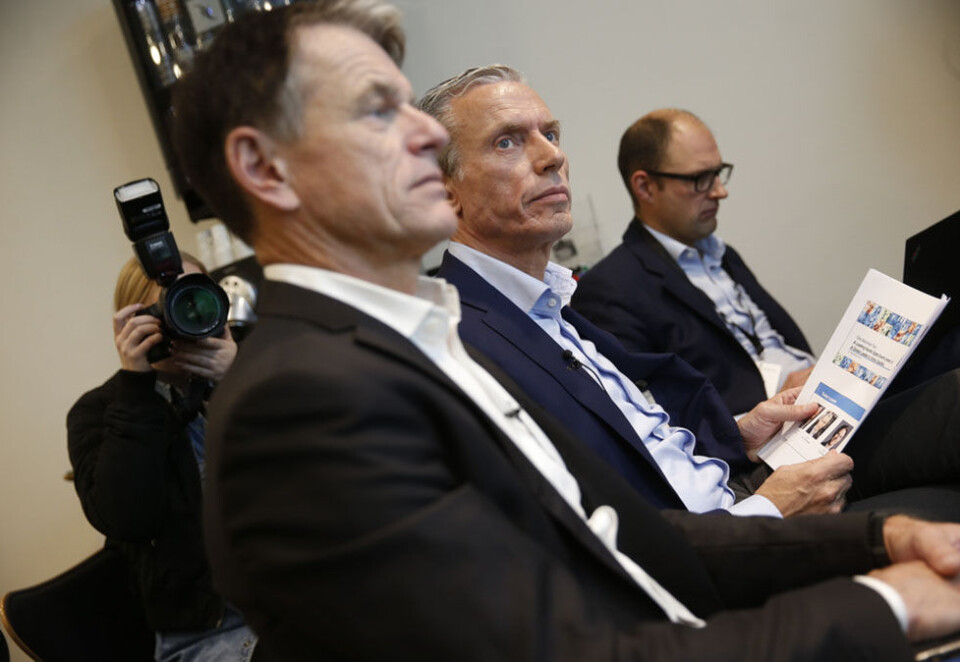 Sjefsbytte: Rolv Erik Ryssdal (i midten) går av som konsernsjef i Schibsted for å lede det nye selskapet MPI, som består av Schibsteds internasjonale rubrikkselskaper. Her er han med Schibsteds finansdirektør Trond Berger (til venstre i bildet) Foto: Fredrik Persson/TT/NTB Scanpix