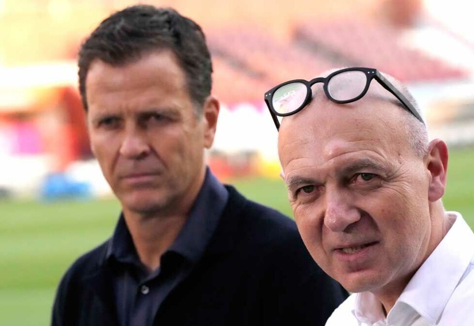 Angriper Fifa: Det tyske fotballforbundets direktør Oliver Bierhoff og fotballpresident Bernd Neuendorf angriper Fifa verbalt. Foto: Matthias Schrader / AP / NTB
