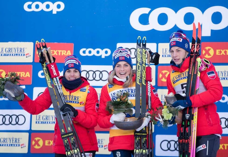 Norsk på toppen: Coop er stor sponsor av skiidretten gjennom sitt sponsorat av verdenscupen. Her fra åpningen i Ruka med Heidi Weng, Therese Johaug og Astrid Uhrenholdt Jacobsen. Foto: Scanpix.