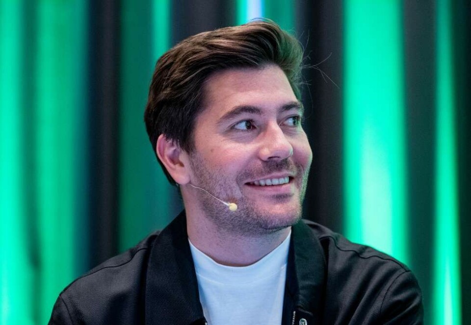 Legger frem alternativt budsjett: Venstres mediepolitiske talsperson Grunde Almeland reagerer på regjeringens «budsjettbombe». Partiet foreslår å presisere momsfritaket for elektroniske nyhetsmedier i sitt alternative statsbudsjett. Foto: Foto: Javad Parsa/NTB