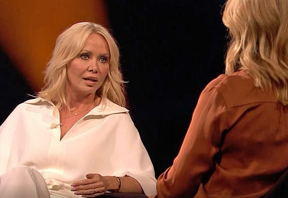 Gjest hos «Lindmo»: I kveld er hudpleie-gründer Linda Johansen gjest hos «Lindmo». Der advarer den tidligere glamourmodellen om konsekvensene av å kaste klærne på TV. - Jeg tror mange velger å søke etter kjendisstatus i den villfarelsen at det vil løse alle deres problemer, sier hun til Kampanje.