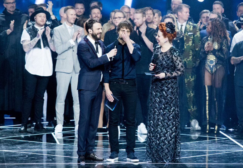 Tilbake i manesjen: Alexander Rybak etter at han vant den norske finalen i Melodi Grand Prix med låten «That's How You Write a Song» i Oslo spektrum lørdag kveld. Foto: Audun Braastad/NTB Scanpix.