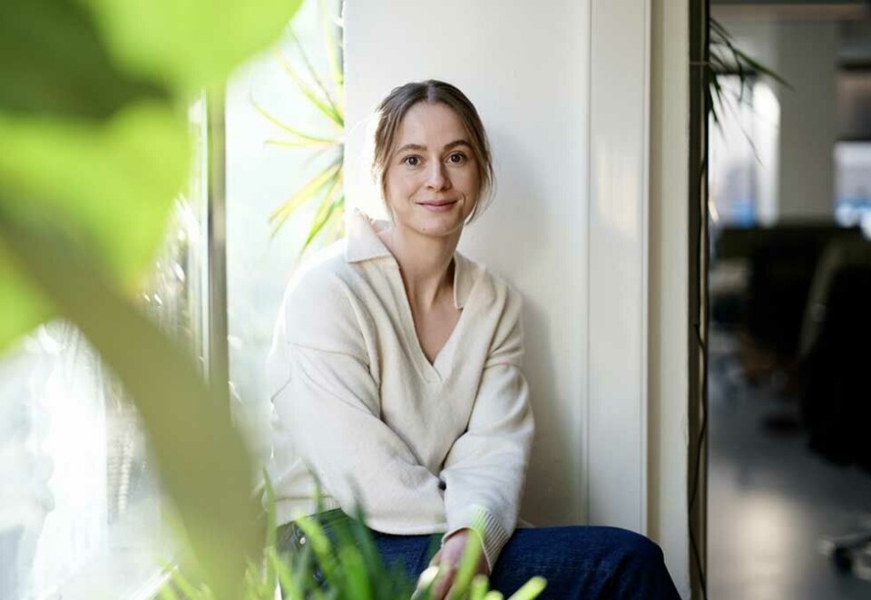 Ny i Æra: Æra styrker synligheten med tekstforfatter Johanna Roppen. Veien til Æra som tekstforfatter lagde hun selv, da hun i vinter sendte daglig leder Øystein Hagen en epost.