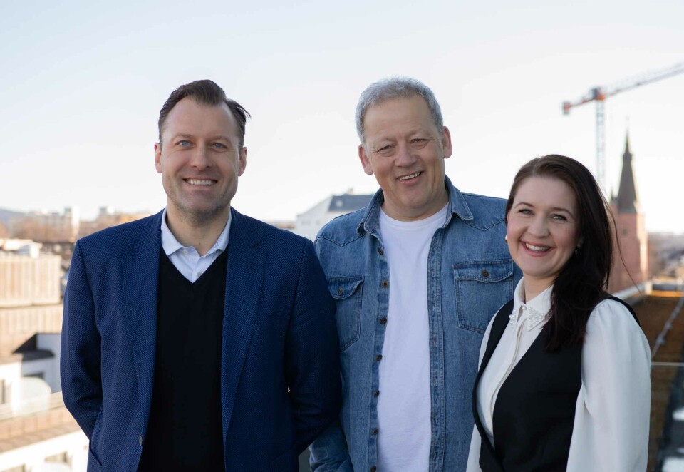 Nye lekekamerater: GK-sjef Severin Roald (til venstre) med Playroom-sjef Helge Wold og kommersiell direktør Marit H. Evensen.