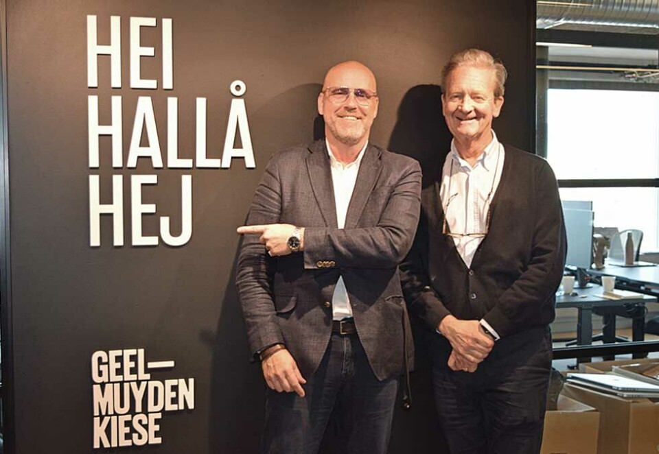 Hei og hallå: Styreleder i Geelmuyden Kiese, Hans Geelmuyden (til høyre), har vært på handletur i Sverige og kjøpt content marketing-byrået til Jonas Nilsson. - Vi jobber og investerer for at Sverige med hele kongerekken av internasjonale merkevarer skal bli størst, og mye større enn Norge, sier Geelmuyden. Foto: Knut Kristian Hauger