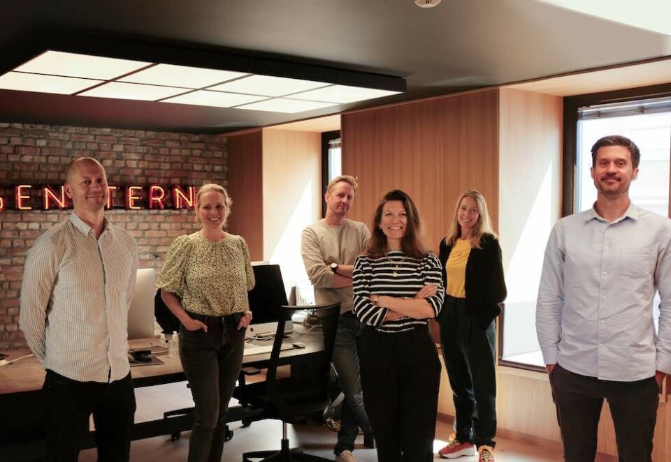 Banker inn ny kunde: Fra venstre: Klaus Nystad (Sparebank 1), Monica Jacobsen (Sparebank1), Eirik Mikalsen (Morgenstern), Ester Hjellum (Morgenstern), Ulla Birkrem (Morgenstern) og Jørgen Bøhle Bakke (Morgenstern).