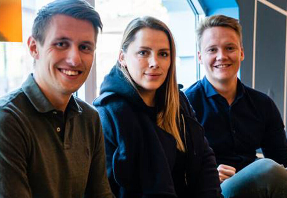 Får Obama på besøk: Etter 15 måneder med hardt arbeid fikk Marius Røed Wang (t.v.) og Christoffer Omberg (t.h.) endelig med seg selveste Barack Obama til Norge. Her sammen med Tina Berggård fra Storm som skal bistå OBF med PR-arbeid fremover.