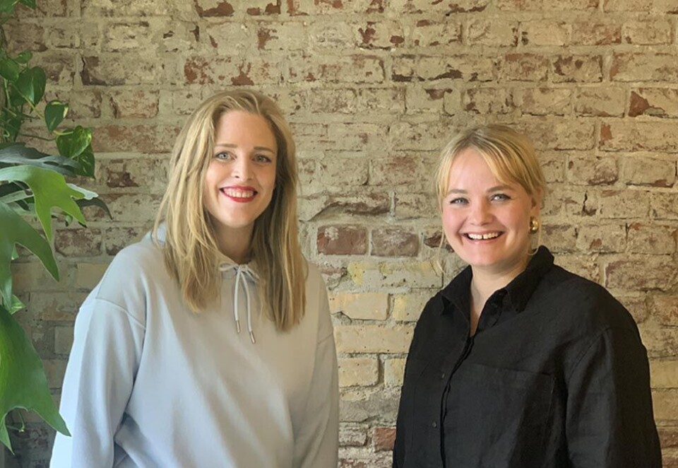 Vil gi merkevarer fallskjerm: Fra venstre: Marte Alstad Hansen og Camilla Elise Berg i Awake har utviklet et verktøy som skal gjøre merkevarer trygge på å kommunisere bærekraft.