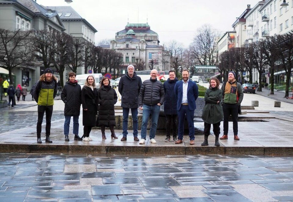 Blir større og flere: Torsdag denne uken kom nyheten om at Try tar kontrollen med Netlife i Bergen. Her toppsjef Kjetil Try sammen med flere av sine Try-kolleger og ansatte i selskapet Netlife i Bergen.
