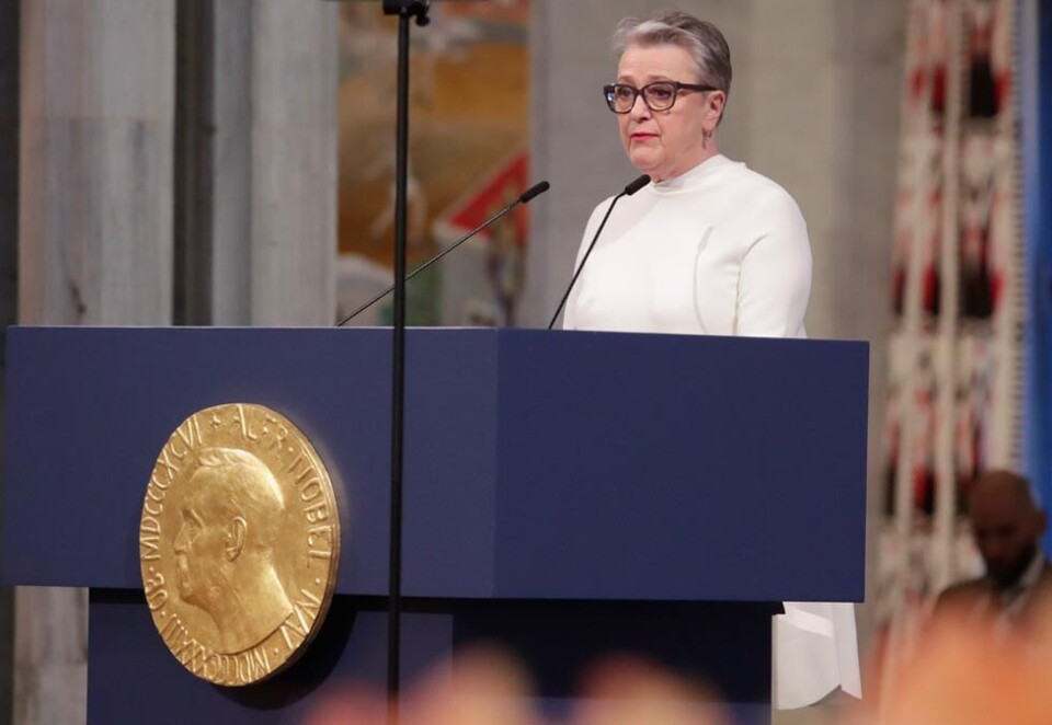 Deler ut fredspris: Fredsprisen blir overrakt av Berit Reiss-Andersen, leder av Nobelkomiteen. Her fra fjorårets utdeling. Foto: Håkon Mosvold Larsen / NTB scanpix