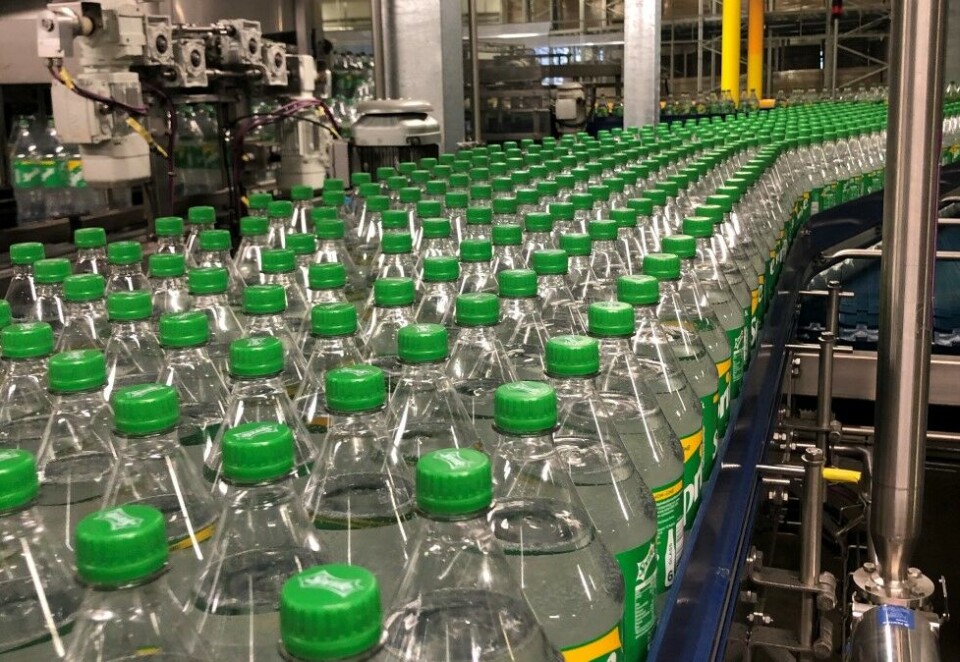 På vei: De første blanke Sprite-flaskene ble produsert på fabrikken på Lørenskog i mai, og vil komme ut i norske butikker i løpet av de neste månedene. Foto: Coca-Cola AS