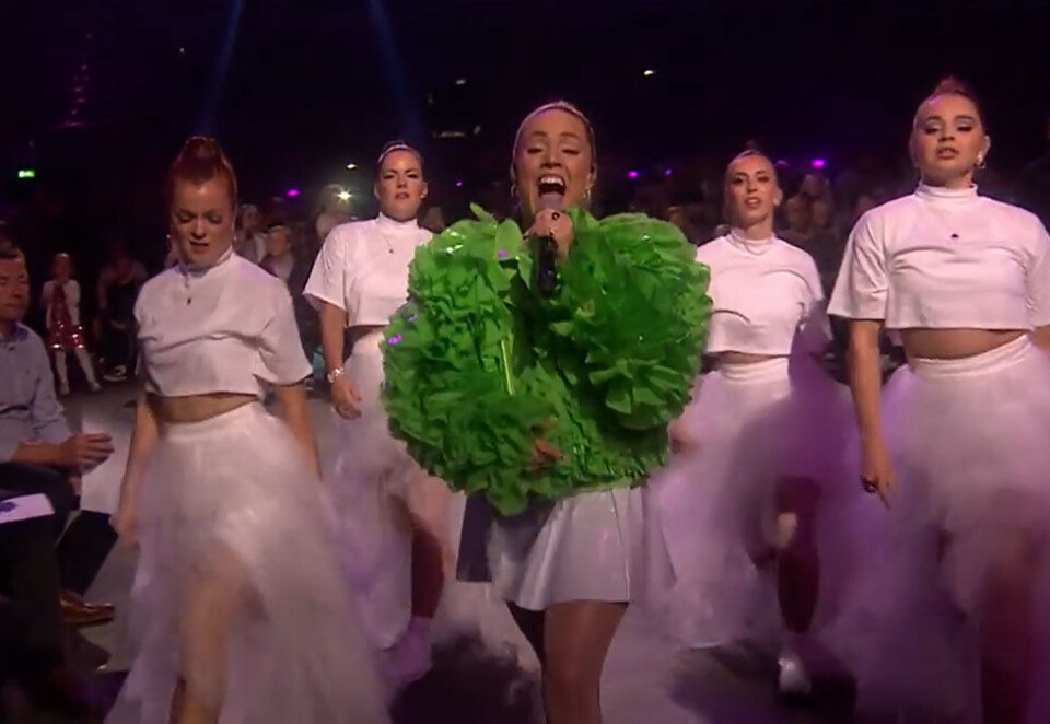 Kraftig kost: Julie Bergans låter falt ikke i smak hos alle som så på «MGPjr», ei heller hos alle barn, ifølge én av de som har klagd på programmet. Skjermbilde: NRK