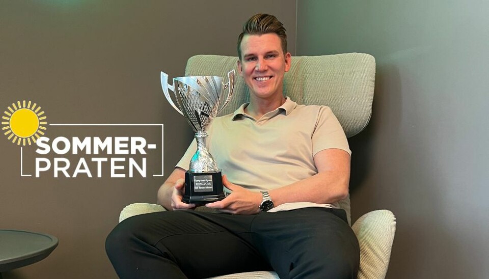 Eirik Barosen Antonsen vant Kampanje-ligaen 2024/2025 etter å ha havnet høyt oppe i ligaen i flere år. Eirik Barosen Antonsen holder beviset på at han er bransjen beste fantasy-spiller.
