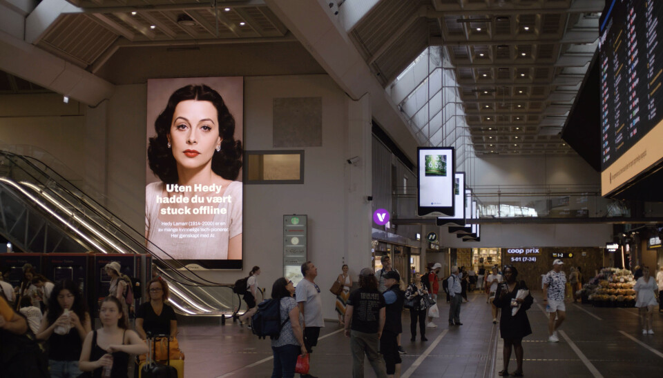 Får nytt liv: Skuespiller og oppfinner Hedy Lamarr gjenskapt med kunstig intelligens for kvinnenettverket Tenk sin nye kampanje. Skuespiller og oppfinner Hedy Lamarr gjenskapt med kunstig intelligens for kvinnenettverket Tenk sin nye kampanje.