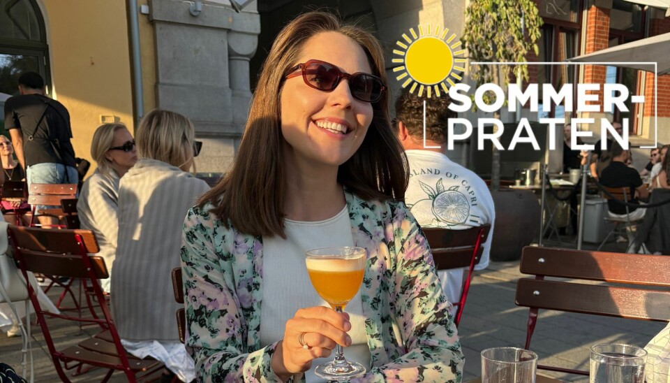 Sol og sommer: PR-rådgiver Tone Standal Vesterhus nyter en drink i sommersola.