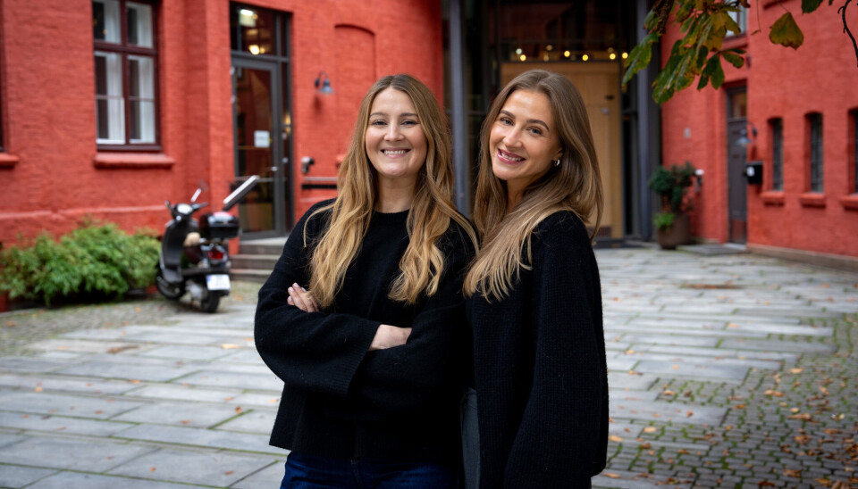 Kreatørduoen Cathrine Angard (t.v) og Karoline Mikkelsen går fra engasjement til fast ansettelse. Kreatørduoen Cathrine Angard (t.v) og Karoline Mikkelsen går fra engasjement til fast ansettelse.